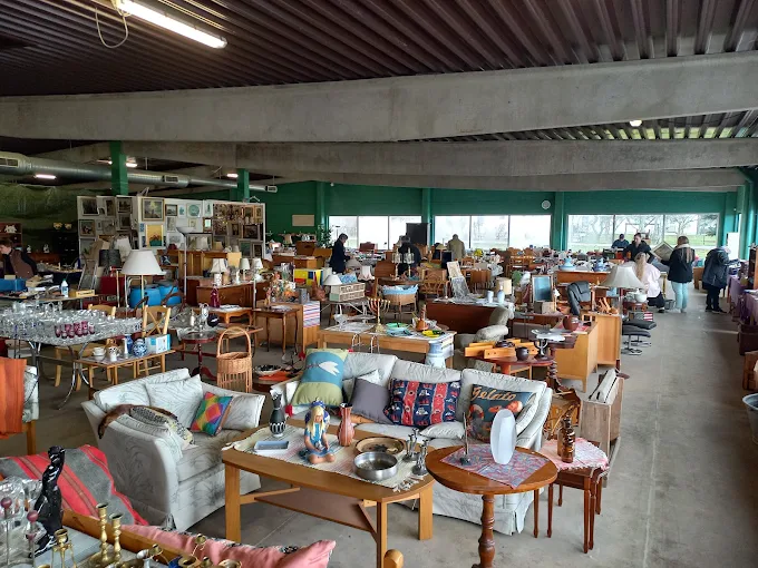 Inuti Allt i Allo Hallen i Hammenhög